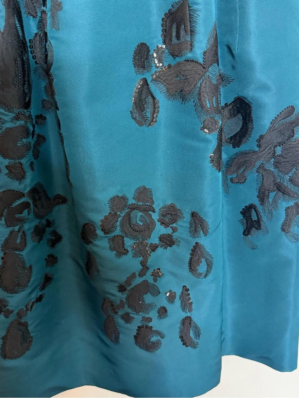 Oscar de la Renta Teal Sleeveless Midi Dress with Black Floral Appliqué - Picture 4 of 12